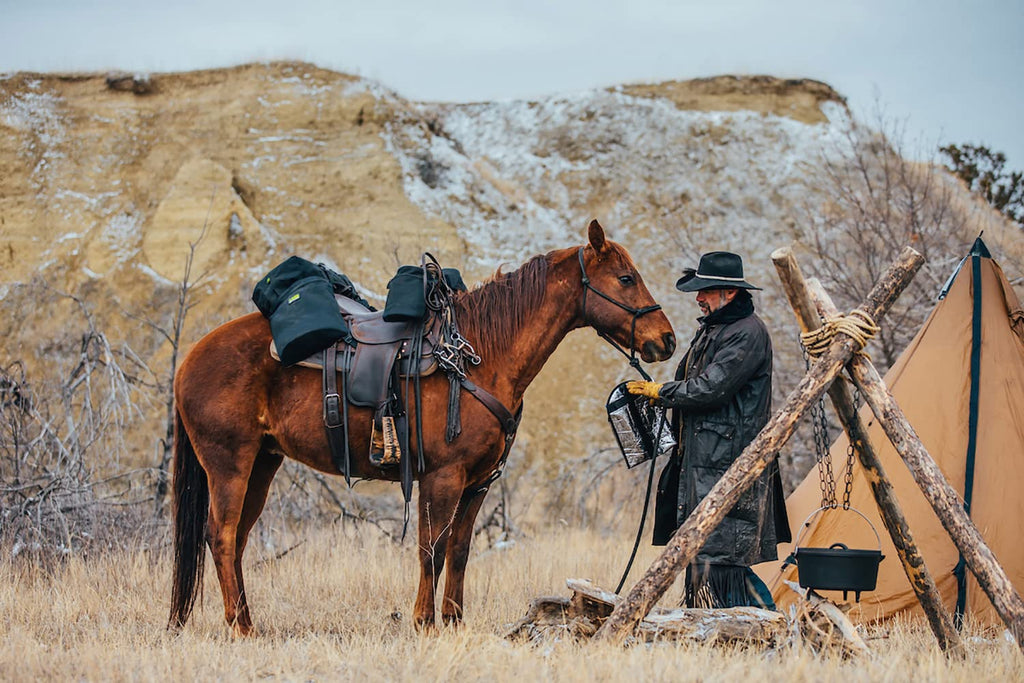 Horse Saddlebags with Insulated Storage C8068