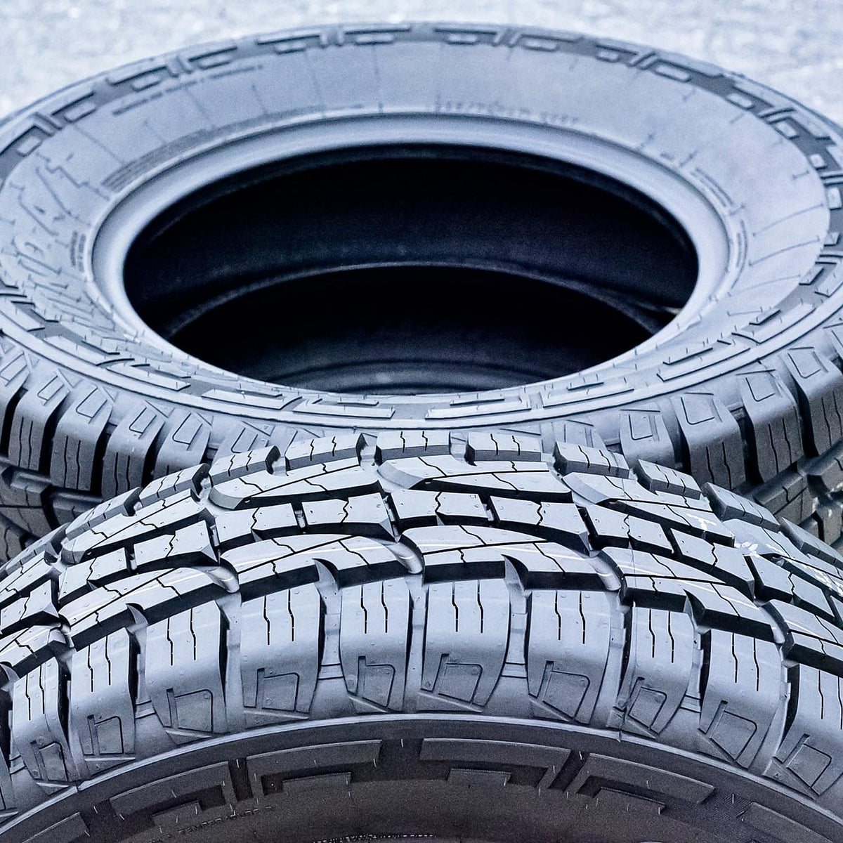 265/70R18 116T Tires Q8284